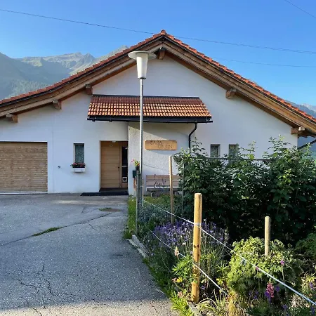 Studio Casa Ursin Val Lumnezia *